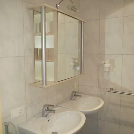 Ascherhof اوفاش